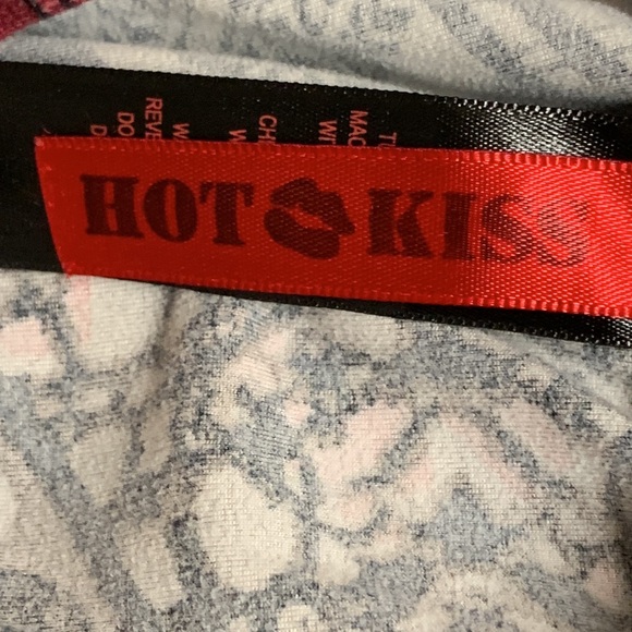 Hot Kiss Leggings Size Medium - Picture 4 of 7